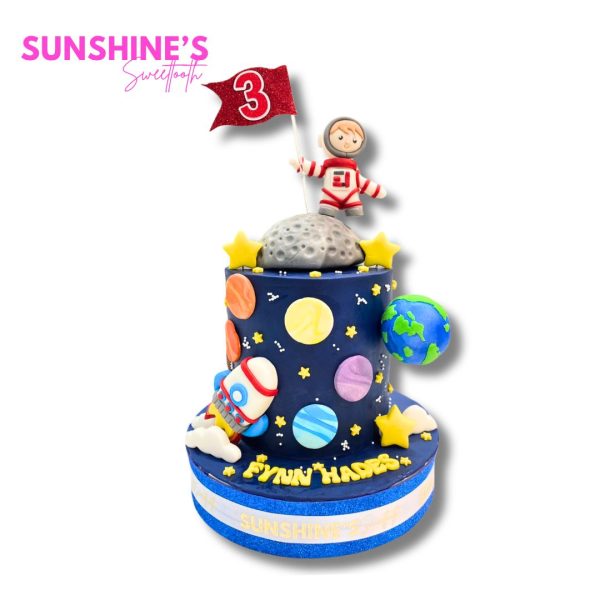 Astronaut / Galaxy Fondant Cake 1